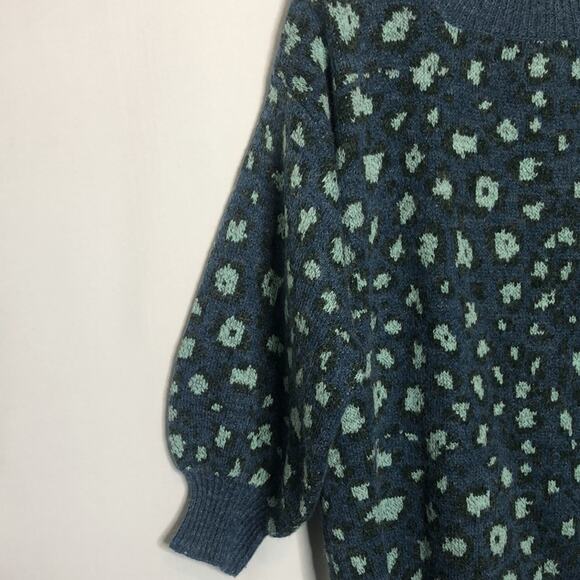 Farm Rio Blue Leopard Animal print knit sweater Size Small - Picture 10 of 12